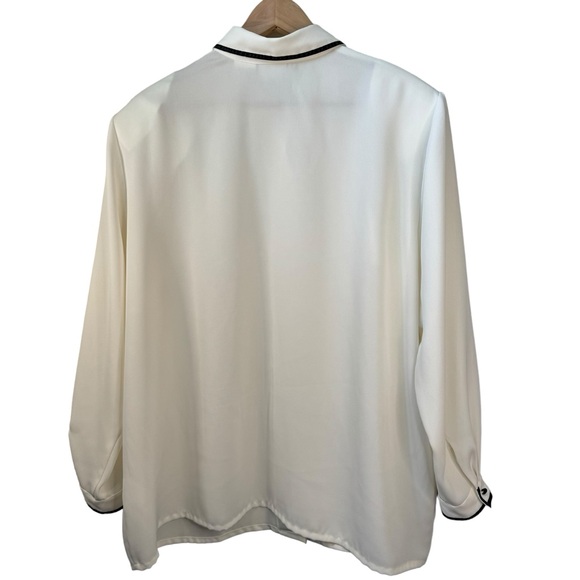 SOLD Koret VTG Ivory Floral Embroidered Button Up Shirt 18W Contrast Trim Blouse - Picture 2 of 6